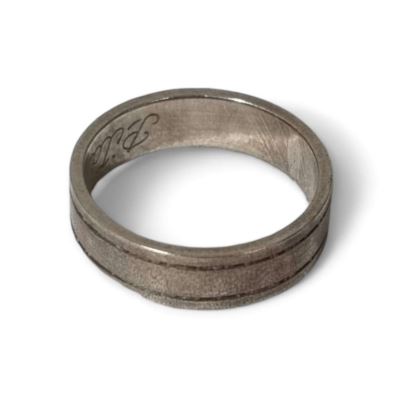 Obrączka z grawerem dwie linie r.14 3,19g 925 Obrączka z grawerem dwie linie r.14 3,19g 925