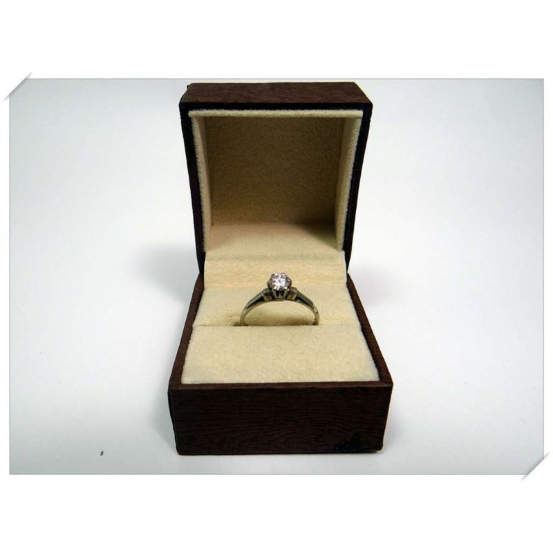 Pierścionek cert (wycena 4700) p 750 waga (g): 2,02