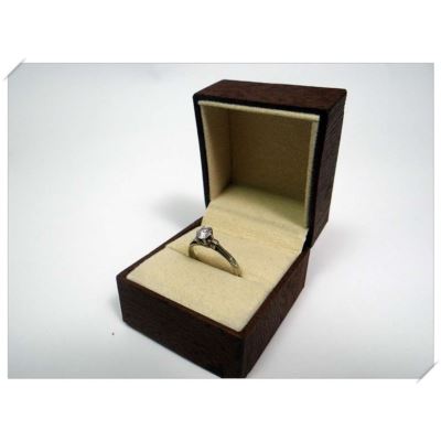 Pierścionek cert (wycena 4700) p 750 waga (g): 2,02