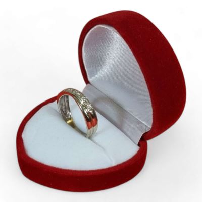 Pierścionek z białego złota brylanty 2.82g pr.585 r.14 wyc: 1800