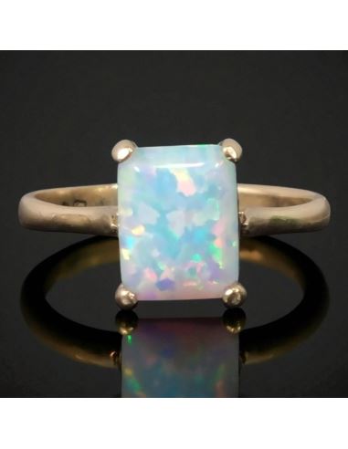 Pierścionek z Prostąkątnym Opalem 2,01g 585 r.14