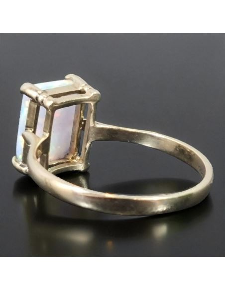 Pierścionek z Prostąkątnym Opalem 2,01g 585 r.14