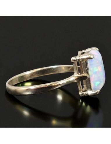 Pierścionek z Prostąkątnym Opalem 2,01g 585 r.14
