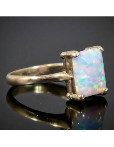 Pierścionek z Prostąkątnym Opalem 2,01g 585 r.14