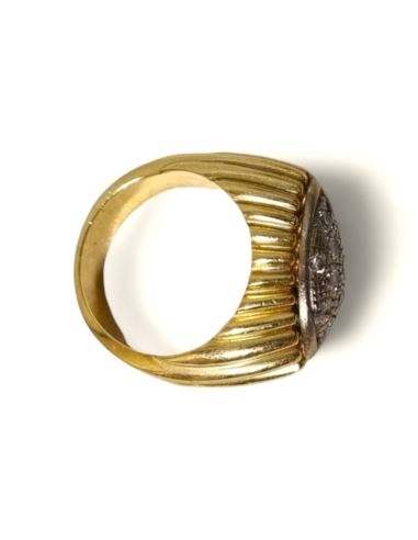 Sygnet wysadzany kamieniami 13,92g pr.750 r.13