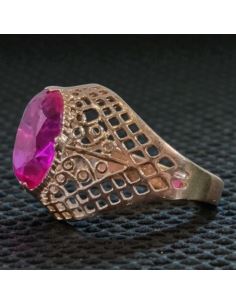 Złoty pierścionek z czerwonym kamieniem 3,87g pr.585 r.18 2