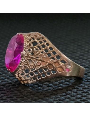 Złoty pierścionek z czerwonym kamieniem 3,87g pr.585 r.18