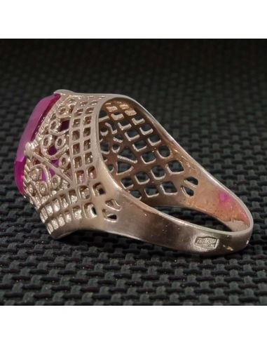 Złoty pierścionek z czerwonym kamieniem 3,87g pr.585 r.18