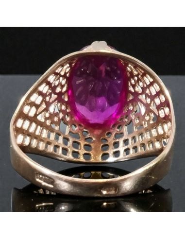 Złoty pierścionek z czerwonym kamieniem 3,87g pr.585 r.18