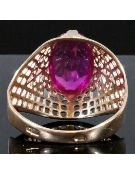 Złoty pierścionek z czerwonym kamieniem 3,87g pr.585 r.18