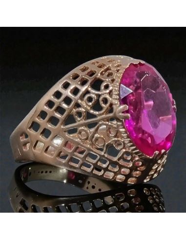 Złoty pierścionek z czerwonym kamieniem 3,87g pr.585 r.18