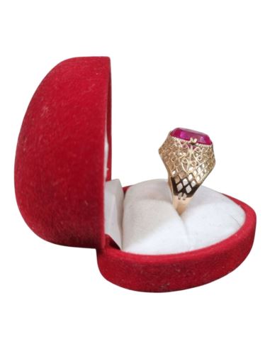 Złoty pierścionek z czerwonym kamieniem 3,87g pr.585 r.18