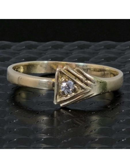 Pierścionek z Trójkątem 1,38g pr.585 r.13