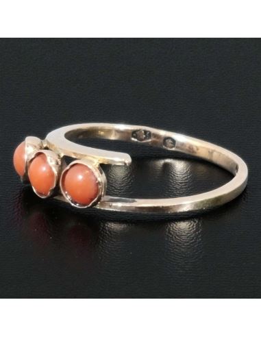 Pierścionek z Trzema Koralami 2,06g pr.585 r.13