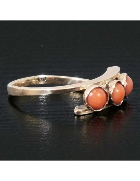 Pierścionek z Trzema Koralami 2,06g pr.585 r.13