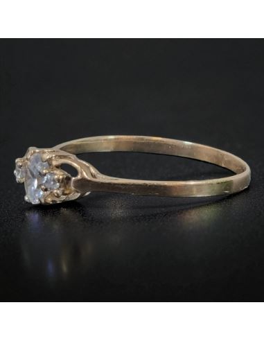 Pierścionek z Trzema Cyrkoniami 1.22g pr.585 r.18