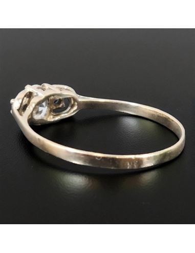 Pierścionek z Trzema Cyrkoniami 1.22g pr.585 r.18