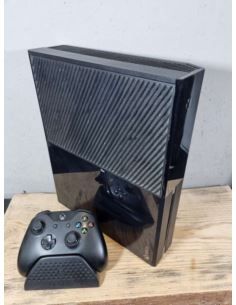 KONSOLA XBOX ONE 1540 500 GB + PAD i okablowanie (uszkodzony PAD, pęknięty) +Stacja dokująca VENOM VS2880 Xbox Series X/S