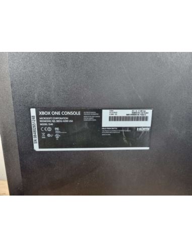 KONSOLA XBOX ONE 1540 500 GB + PAD i okablowanie (uszkodzony PAD, pęknięty) +Stacja dokująca VENOM VS2880 Xbox Series X/S