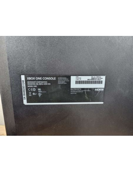 KONSOLA XBOX ONE 1540 500 GB + PAD i okablowanie (uszkodzony PAD, pęknięty) +Stacja dokująca VENOM VS2880 Xbox Series X/S