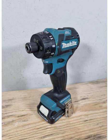 Zakrętarka Makita DF032D 3xaku 2 Ah + ładowarka